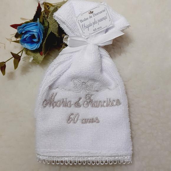 90 Lembranças de Bodas de Diamante Toalha Bordada