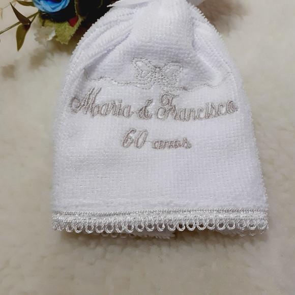90 Lembranças de Bodas de Diamante Toalha Bordada