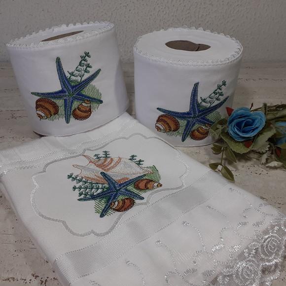 1 Toalha de Rosto Bordada e 2 Porta Papel Higiênico