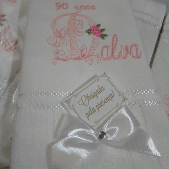 10 Lembranças de Aniversário Bordada e Personalizada 90 Anos