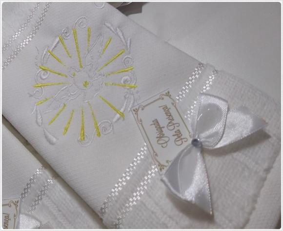 10 Lembranças de Batismo Personalizada Toalha Bordada