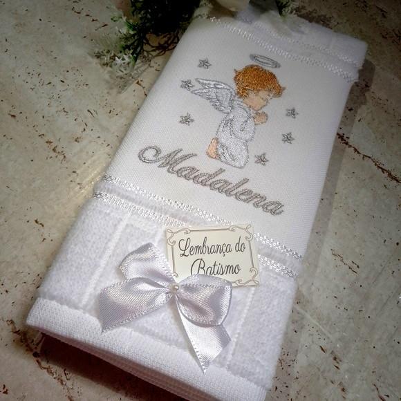 10 Lembranças de Batizado para Menina Toalha Bordada