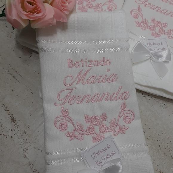 10 Lembranças de Batizado para Menina Toalha Bordada