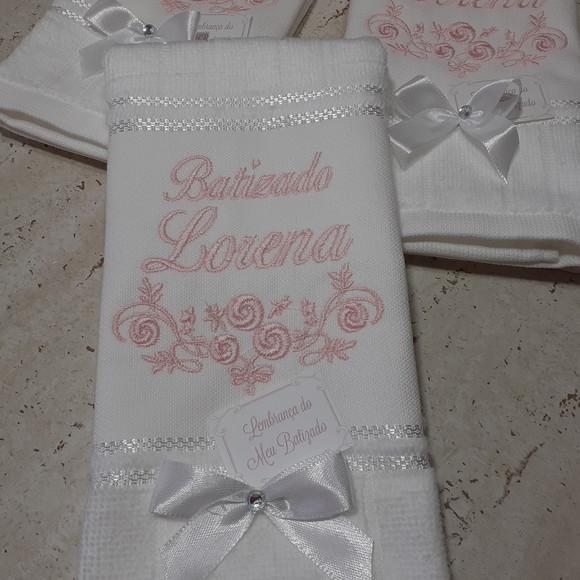 10 Lembranças de Batizado Toalha Bordada Floral