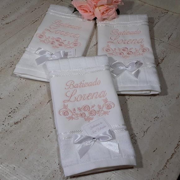 10 Lembranças de Batizado Toalha Bordada Floral