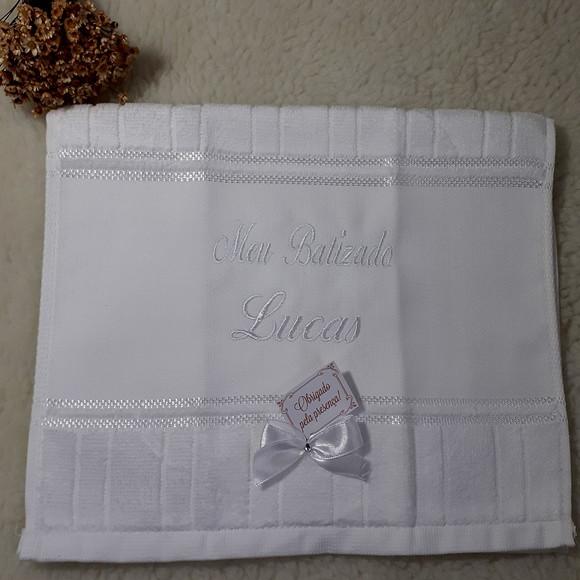 15 Lembranças de Batizado Personalizada Toalha Bordada