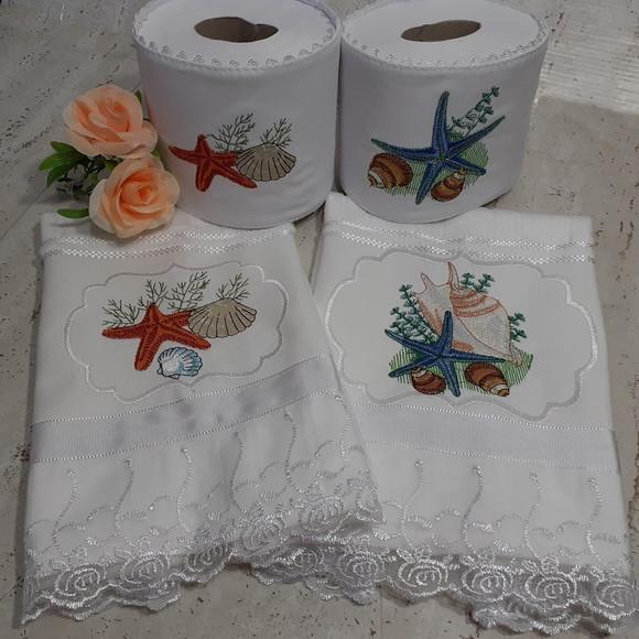 2 Toalhas de Rosto Bordada e 2 Porta Papel Higiênico
