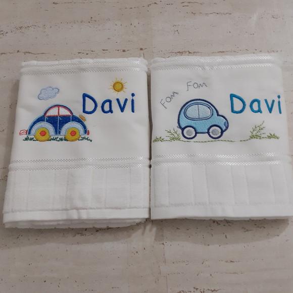 2 Toalhas Escolar Bordada Carrinhos