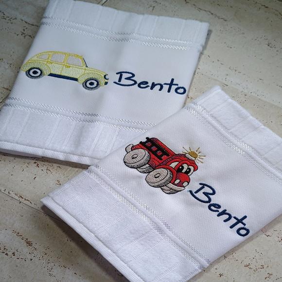 2 Toalhas Escolar Bordada Carrinhos