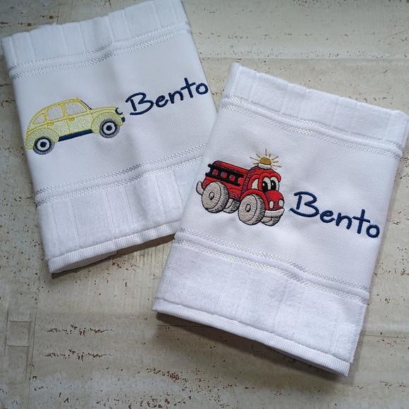 2 Toalhas Escolar Bordada Carrinhos