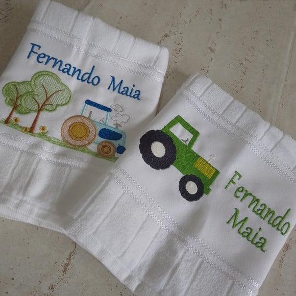 2 Toalhas Escolar Bordada Trator