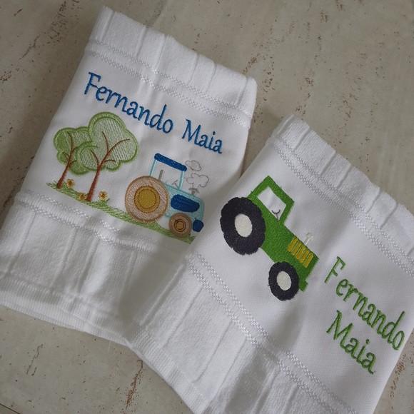 2 Toalhas Escolar Bordada Trator