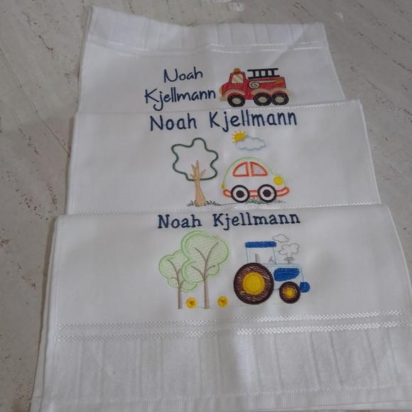 3 Toalhas Escolar Bordada Personalizada Carrinho