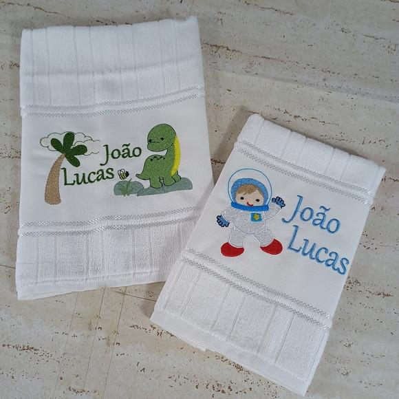 Kit Escolar Toalha Rosto e Lavabo Personalizada Dinossauro