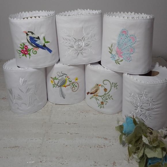 Kit Porta Papel Higiênico Bordado 7 Unidades