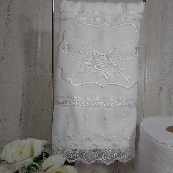 Kit Toalha de Lavabo Bordada e Porta Papel Higiênico