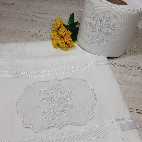 Kit Toalha de Rosto Bordada e Porta Papel Higiênico Flores