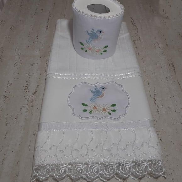 Kit Toalha de Rosto Bordada e Porta Papel Higiênico