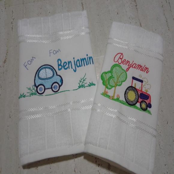 Kit Toalha Escolar Bordada Carrinho 2 Unidades