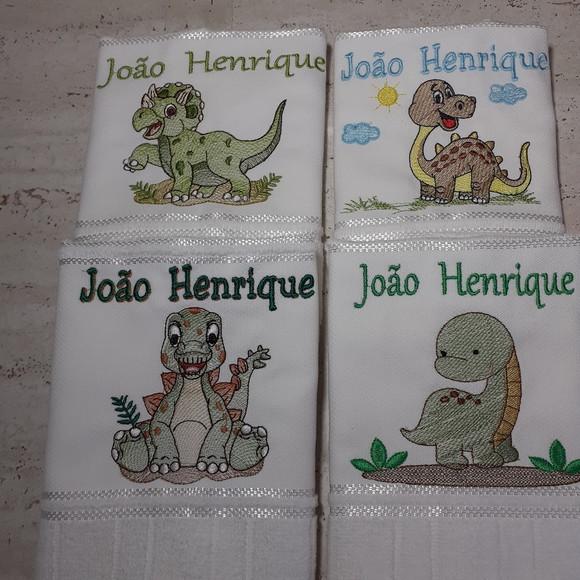 Kit Toalha Escolar Bordada e Personalizada 4 Unidades