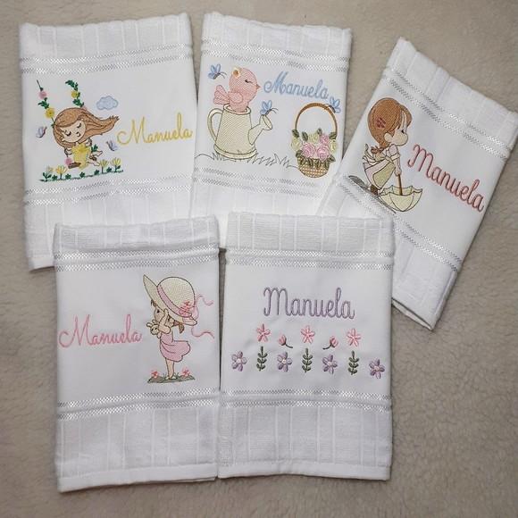 Kit Toalha Escolar Bordada e Personalizada 5 Unidades