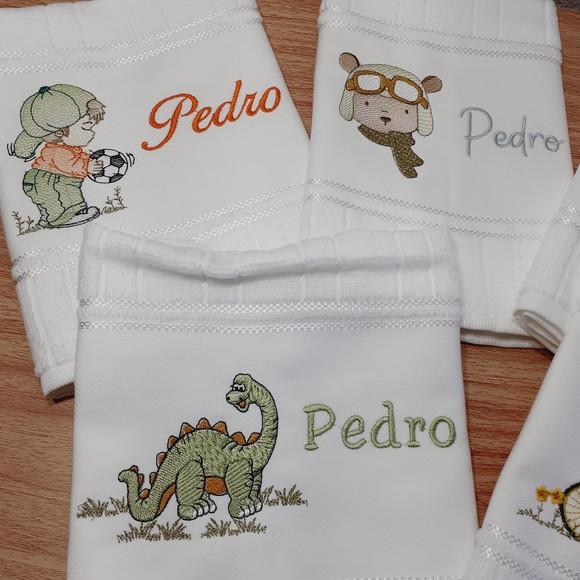Kit Toalha Escolar Bordada e Personalizada 5 Unidades