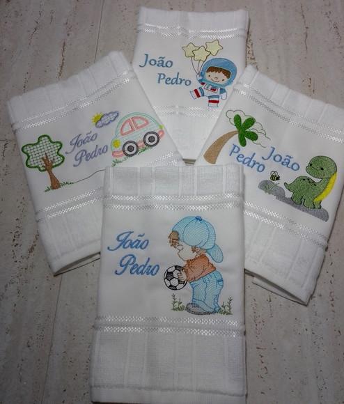 Kit Toalha Escolar Bordada e Personalizada 4 Unidades