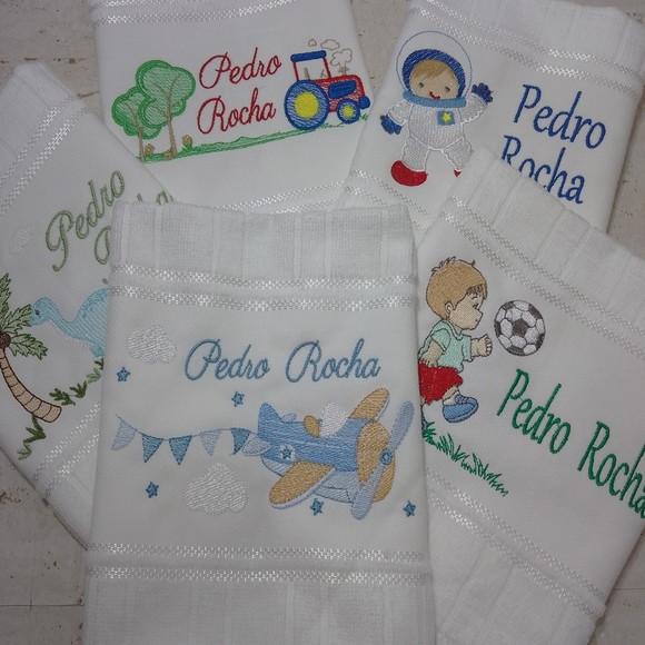 Kit Toalha Escolar Bordada e Personalizada 5 Unidades