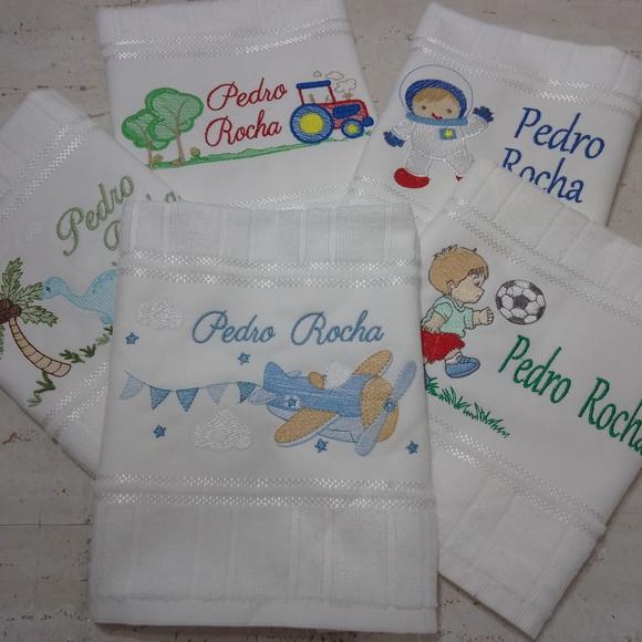 Kit Toalha Escolar Bordada e Personalizada 5 Unidades