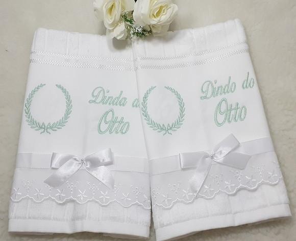 Toalha Bordada para Padrinho e Madrinha de Batismo