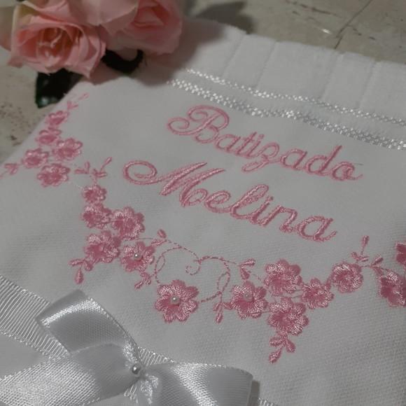 Toalha de Batismo Flores Rosa