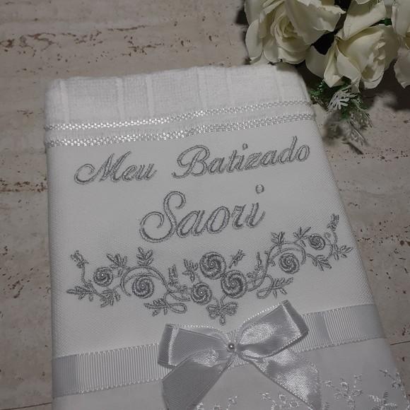 Toalha de Batizado Aveludada Floral Menina