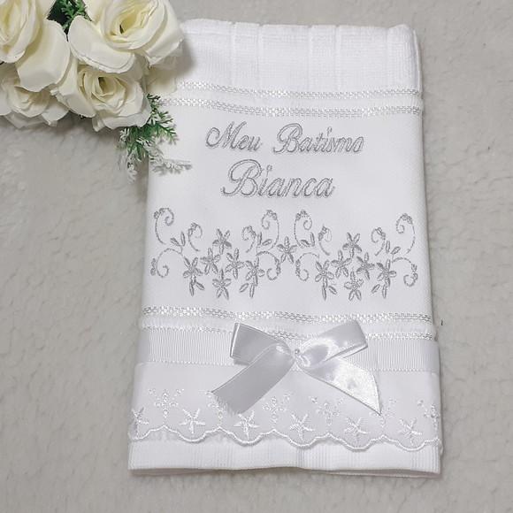 Toalha de Batizado Aveludada Floral Menina