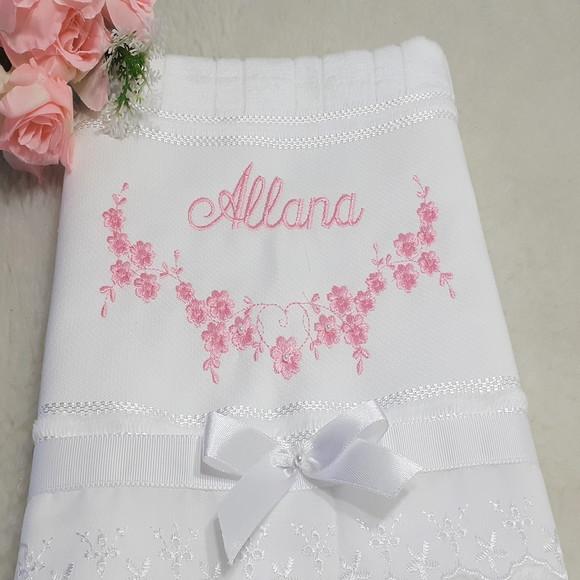 Toalha de Batizado Aveludada Floral Menina