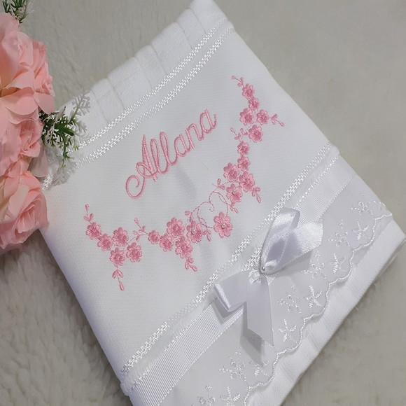 Toalha de Batizado Aveludada Floral Menina