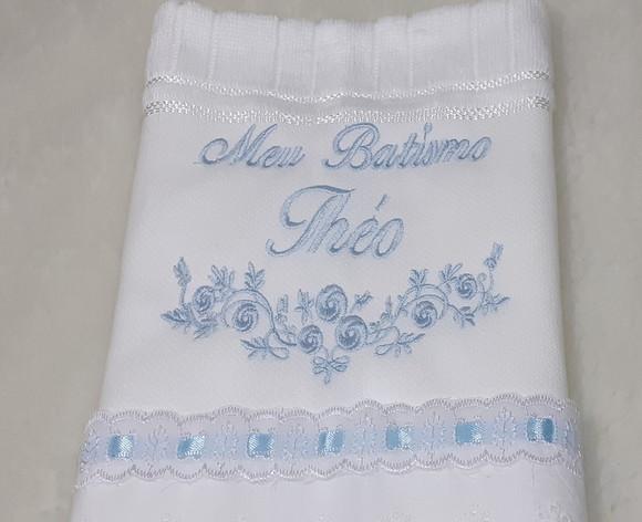 Toalha de Batizado Bordada Floral