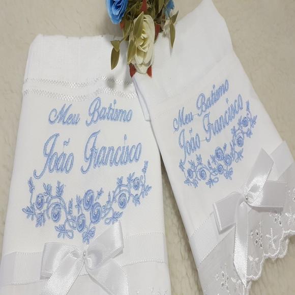 Toalha de Batizado e Fralda de Boca Personalizada Flores