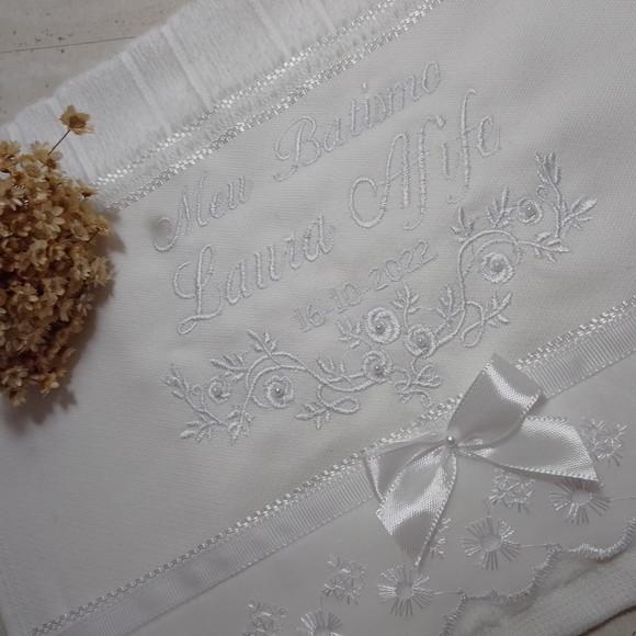 Toalha de Batizado Personalizada Floral para Menina
