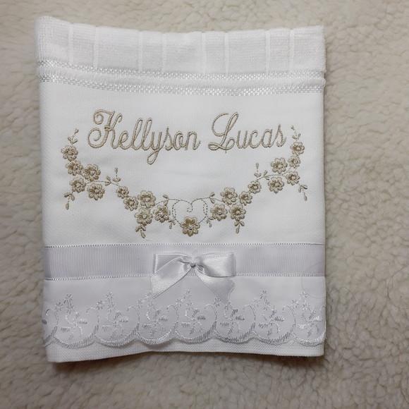 Toalha de Batizado Personalizada Flores