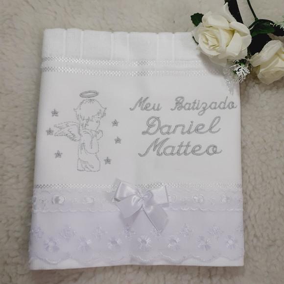 Toalha de Batizado Personalizada Flores Menino