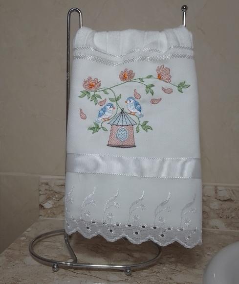Toalha de Lavabo Bordada Casinha de Passarinho