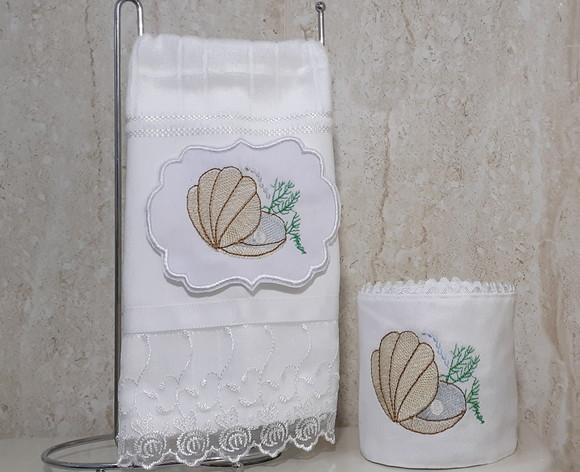 Toalha de Lavabo Bordada e Porta Papel Higiênico Bordado