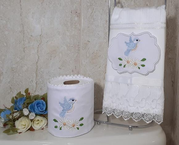 Toalha de Lavabo Bordada e Porta Papel Higiênico Bordado