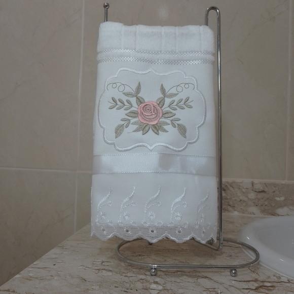 Toalha de Lavabo Bordada Floral
