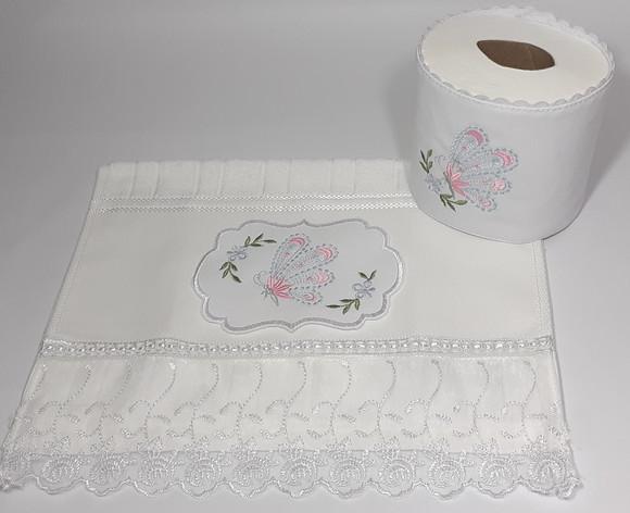 Toalha de Rosto Bordada e Porta Papel Higiênico