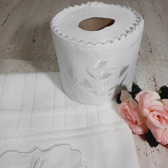 Toalha de Rosto Bordada e Porta Papel Higiênico Flores