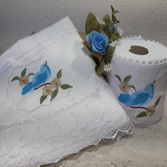 Toalha de Rosto Bordada e Porta Papel Higiênico Pássaro
