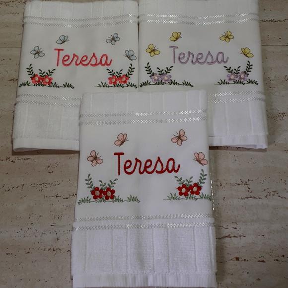 Toalha Escolar Bordada e Personalizada 3 Unidades