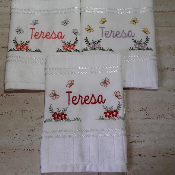 Toalha Escolar Bordada e Personalizada 3 Unidades