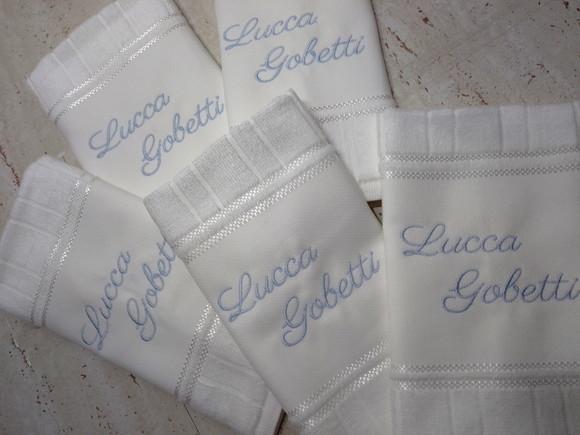 Toalha Escolar Bordada e Personalizada 6 Unidades